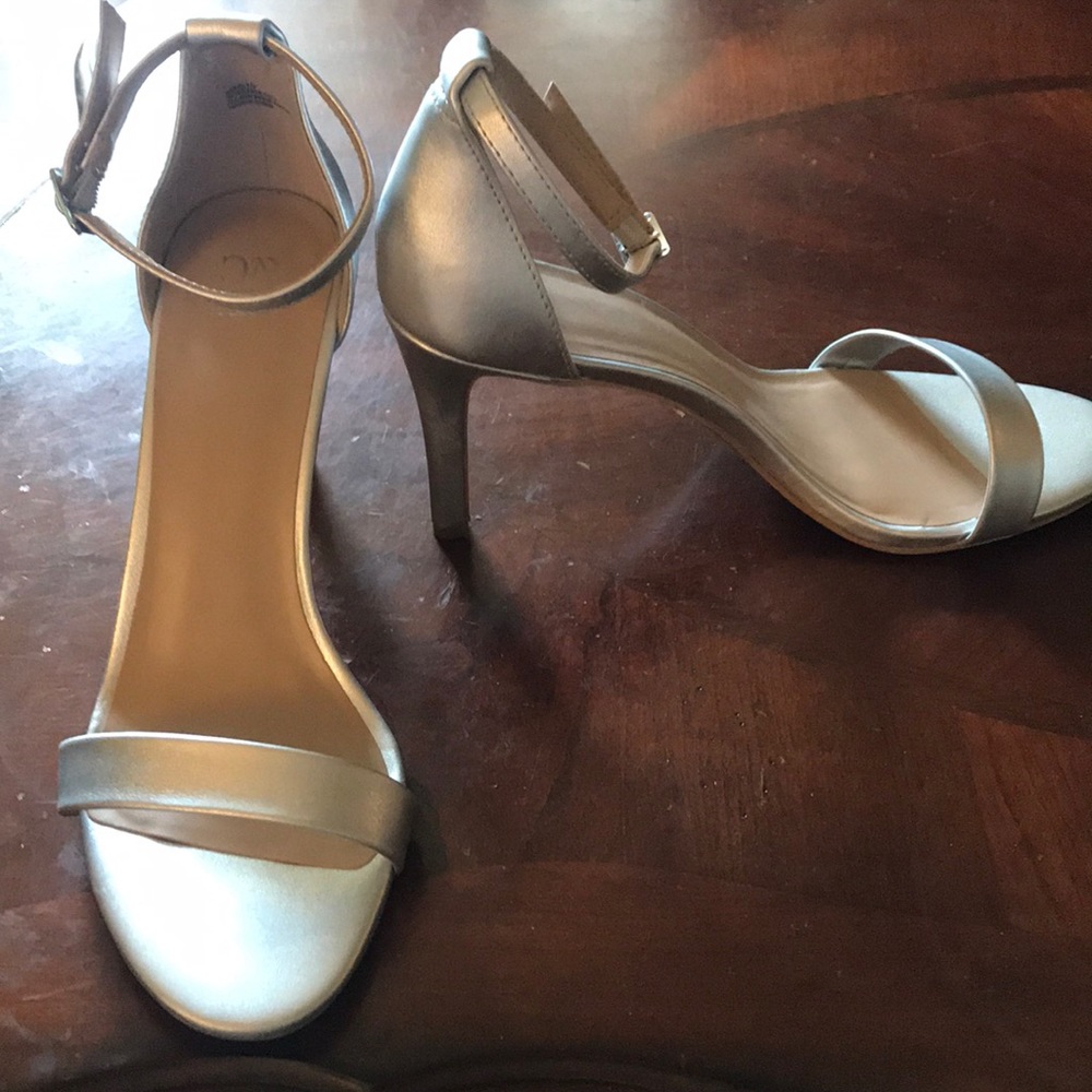 NY&C Silver Low Heel Pumps